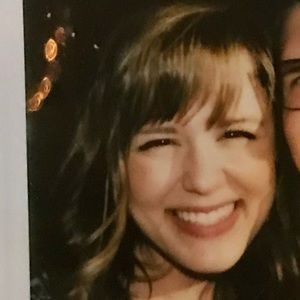 Meet your Posher, Becca